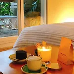 Central Paris Oasis Suite