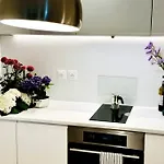 Central Paris Oasis Suite